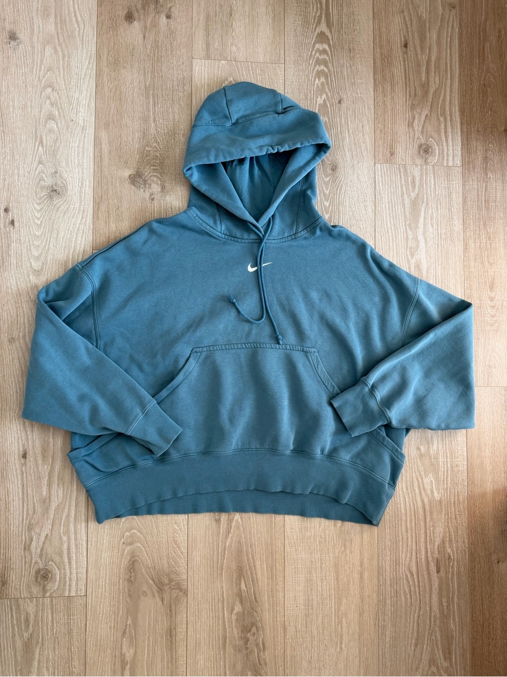 Nike Women's Sportswear Phoenix Fleece Oversized Pullover Hoodie Cropped